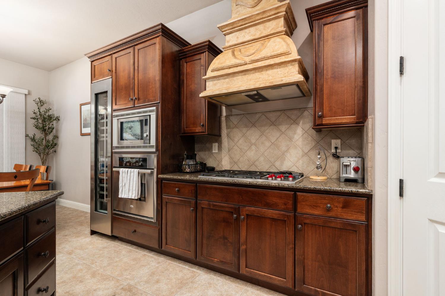 11361 N Via Verona Way, Fresno, CA 93730