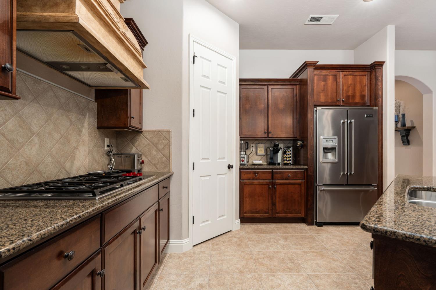11361 N Via Verona Way, Fresno, CA 93730