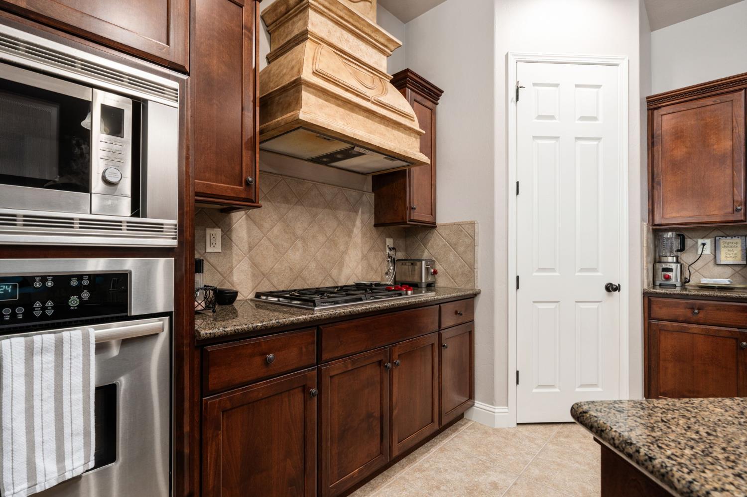 11361 N Via Verona Way, Fresno, CA 93730
