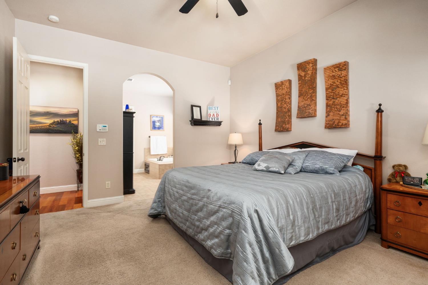 11361 N Via Verona Way, Fresno, CA 93730