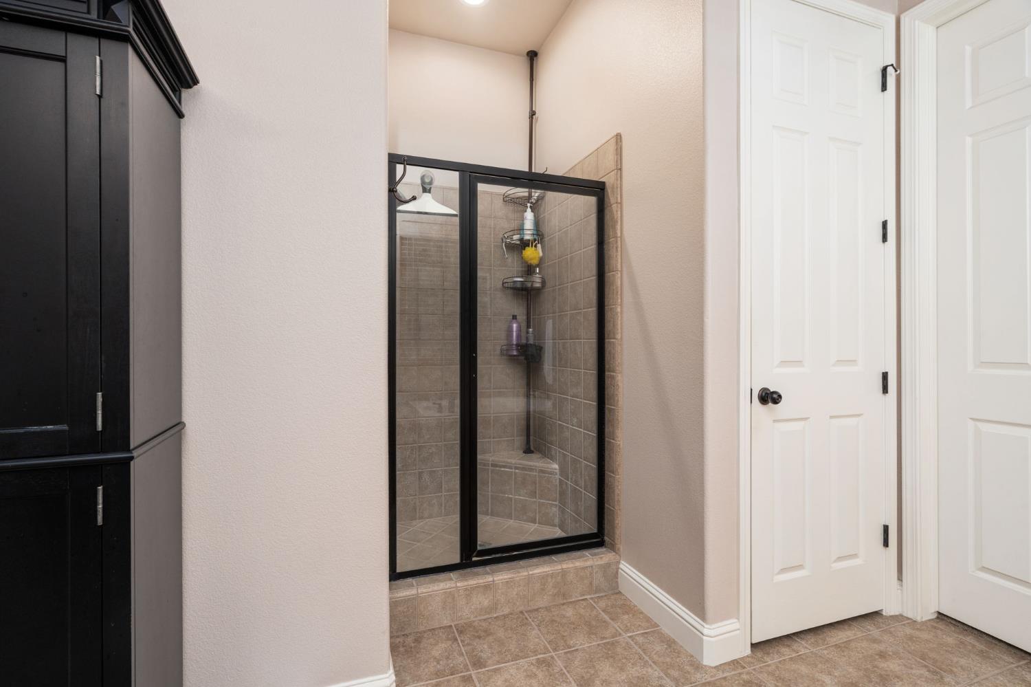 11361 N Via Verona Way, Fresno, CA 93730
