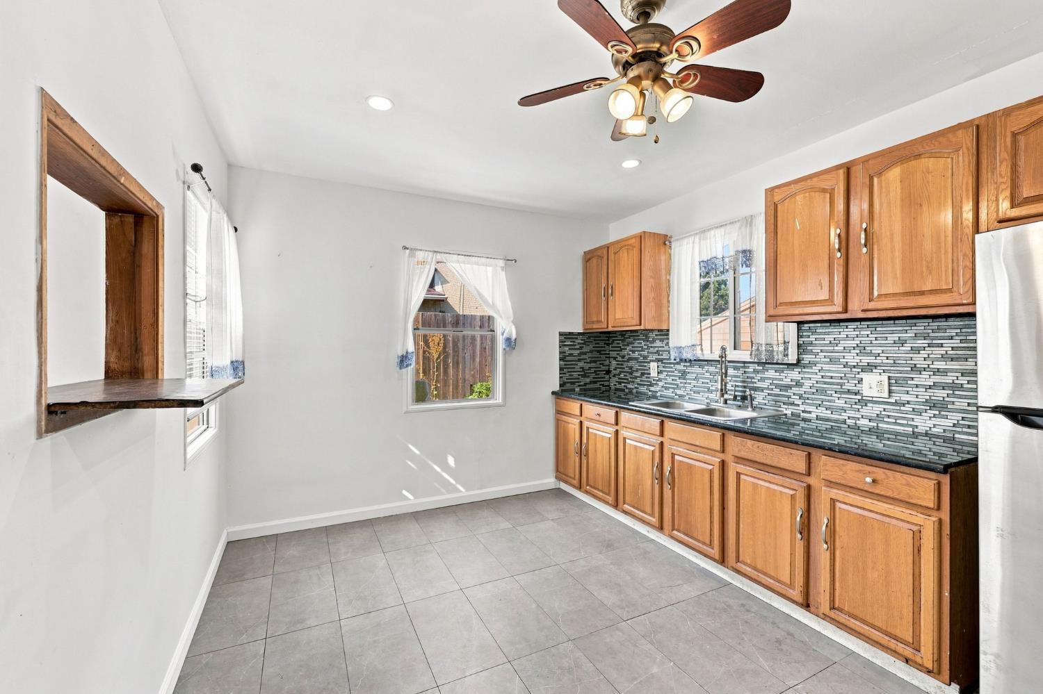 1029 73rd Ave, Oakland, CA 94621
