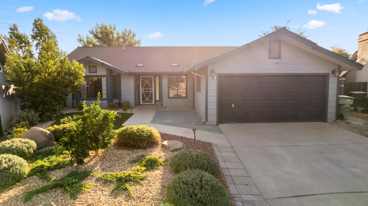 6189 N Cleo Ave, Fresno, CA 93722