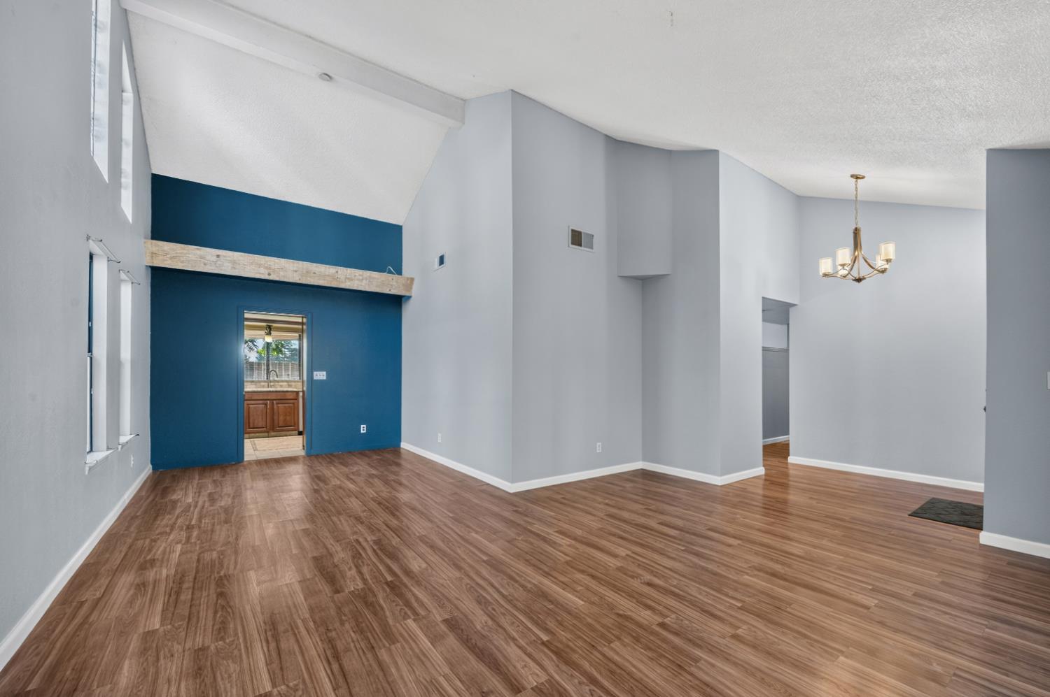 6189 N Cleo Ave, Fresno, CA 93722