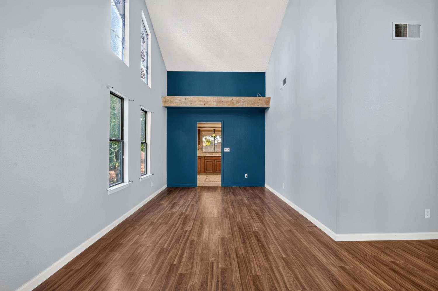 6189 N Cleo Ave, Fresno, CA 93722