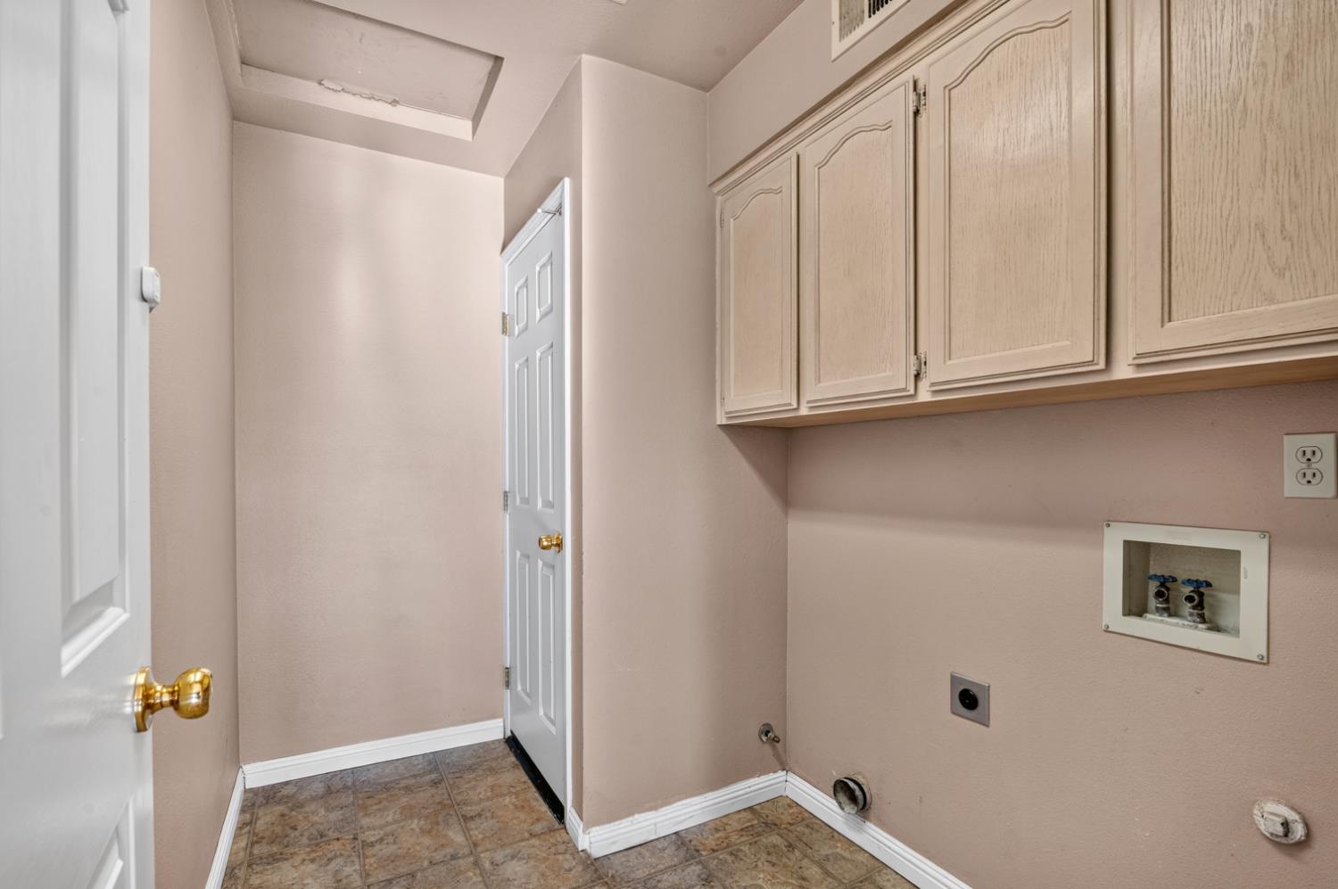 6189 N Cleo Ave, Fresno, CA 93722