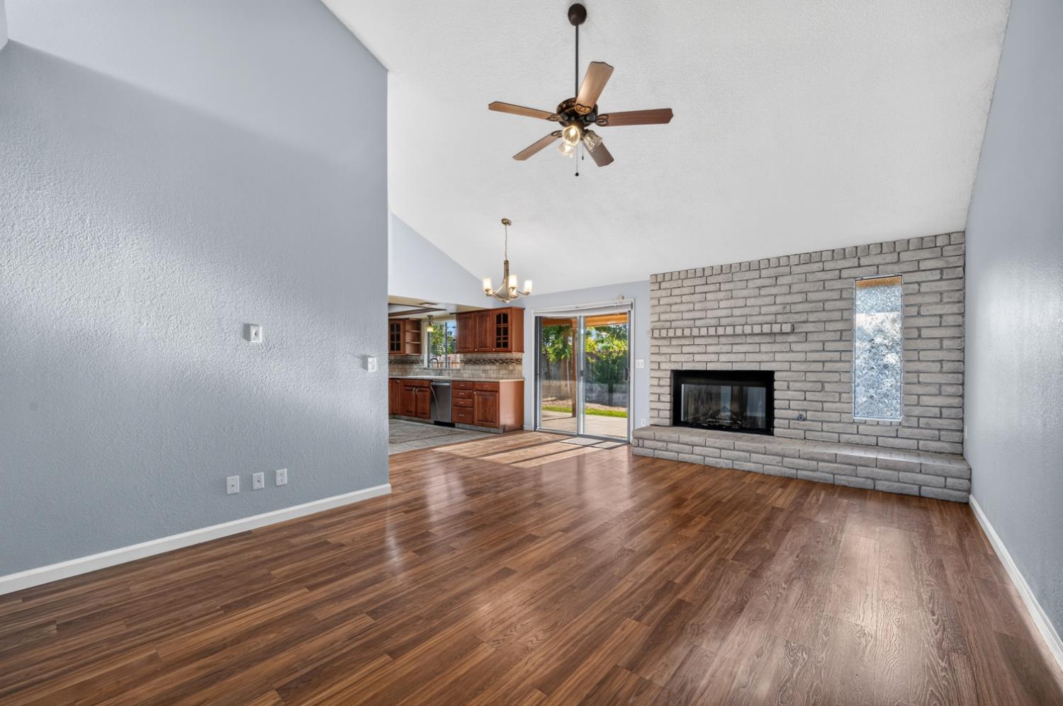 6189 N Cleo Ave, Fresno, CA 93722