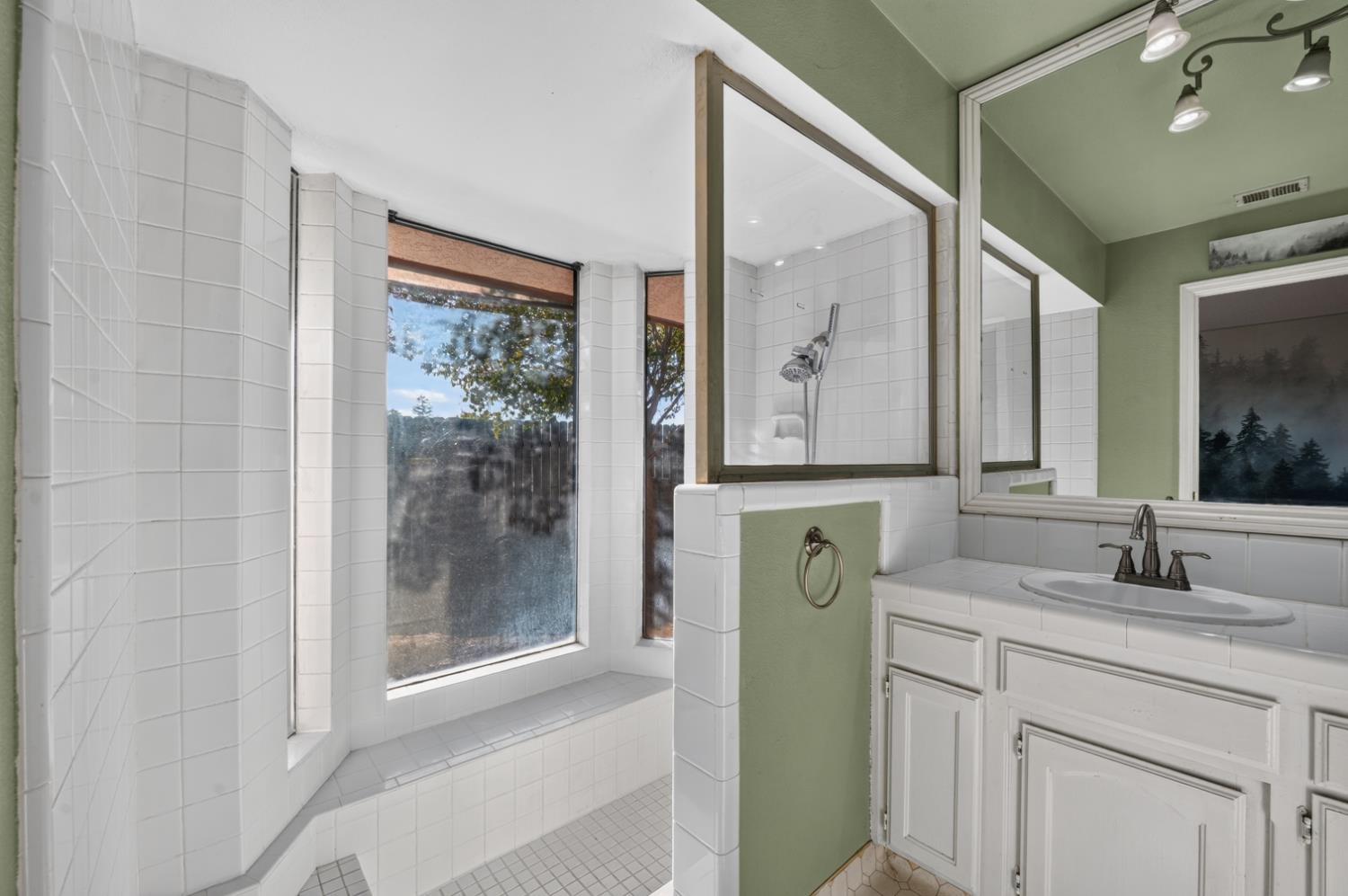 6189 N Cleo Ave, Fresno, CA 93722