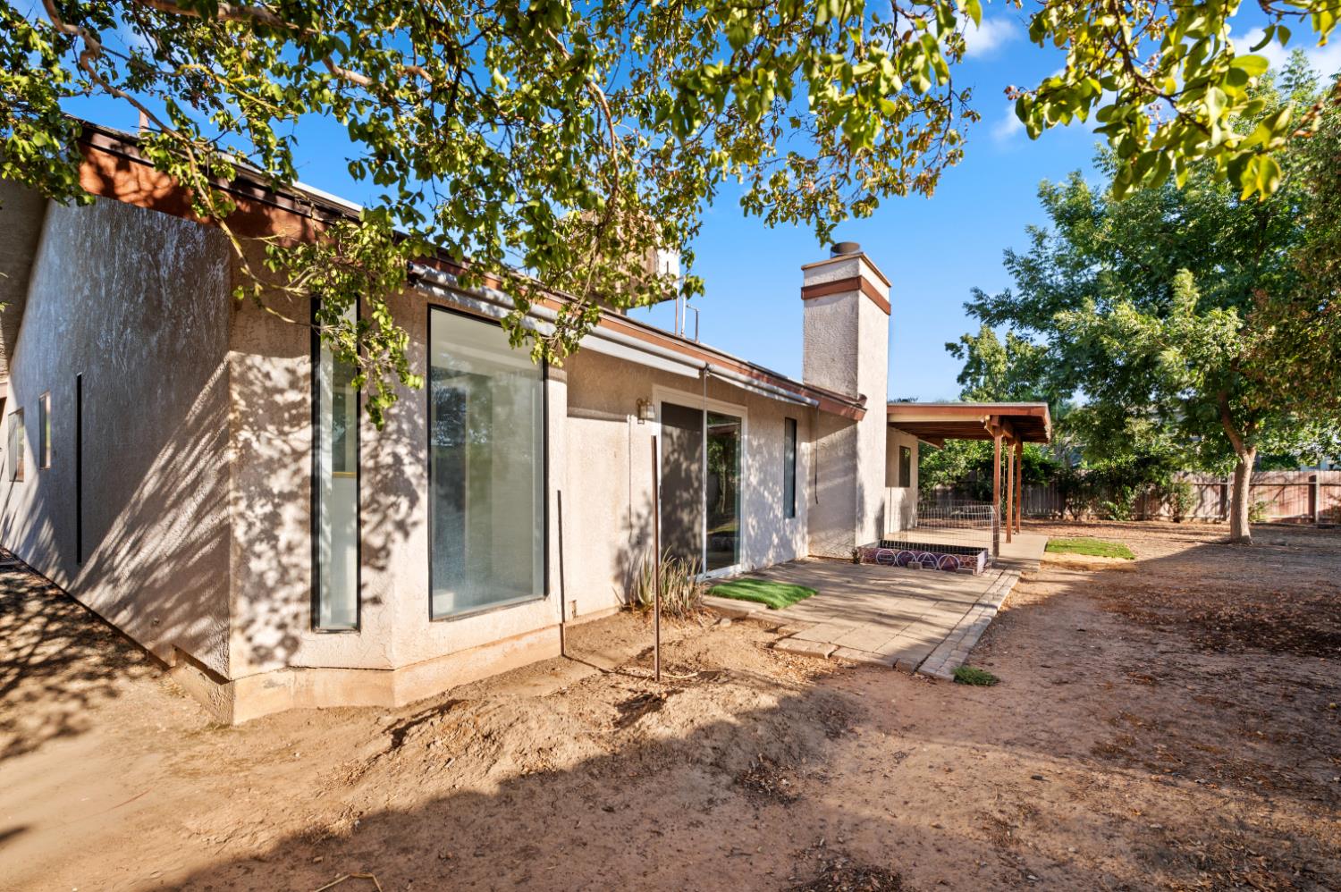 6189 N Cleo Ave, Fresno, CA 93722