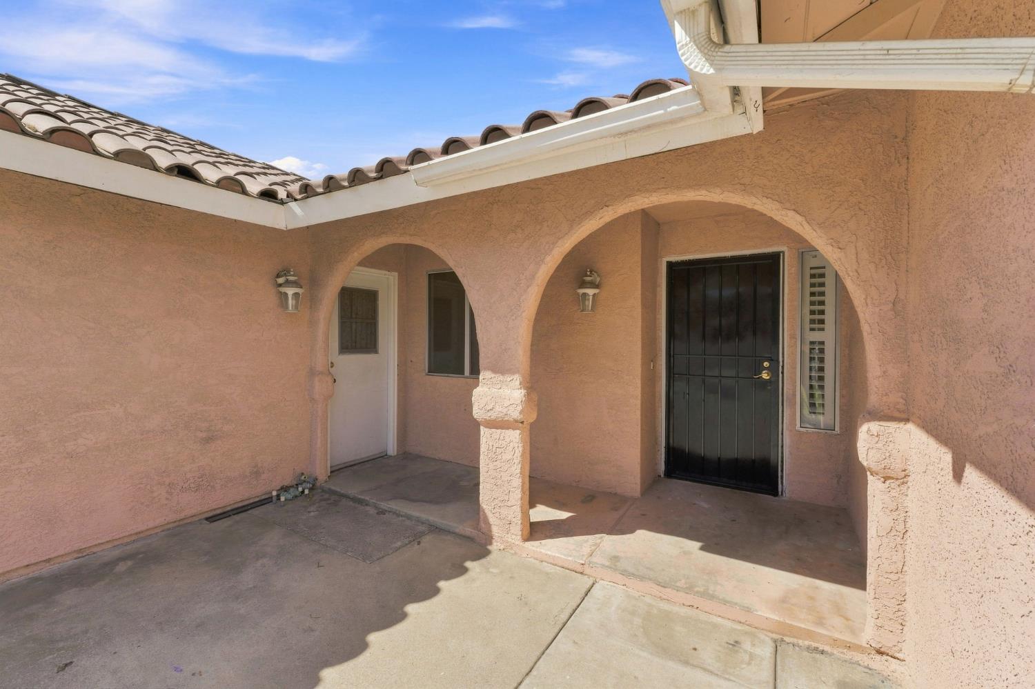 8515 Smyrna, Parlier, CA 93648
