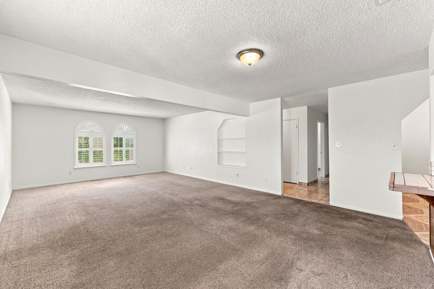 8515 Smyrna, Parlier, CA 93648