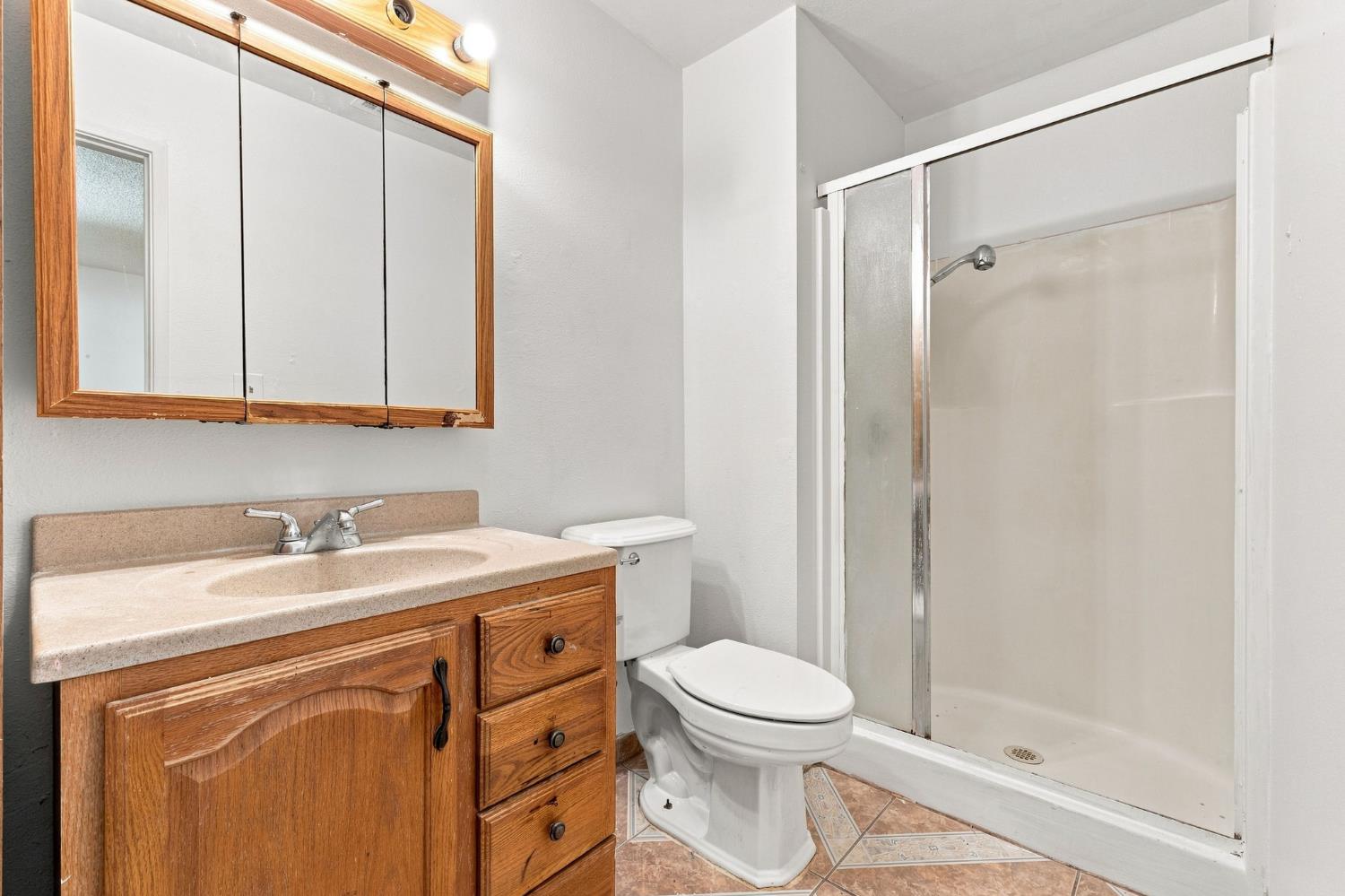 8515 Smyrna, Parlier, CA 93648