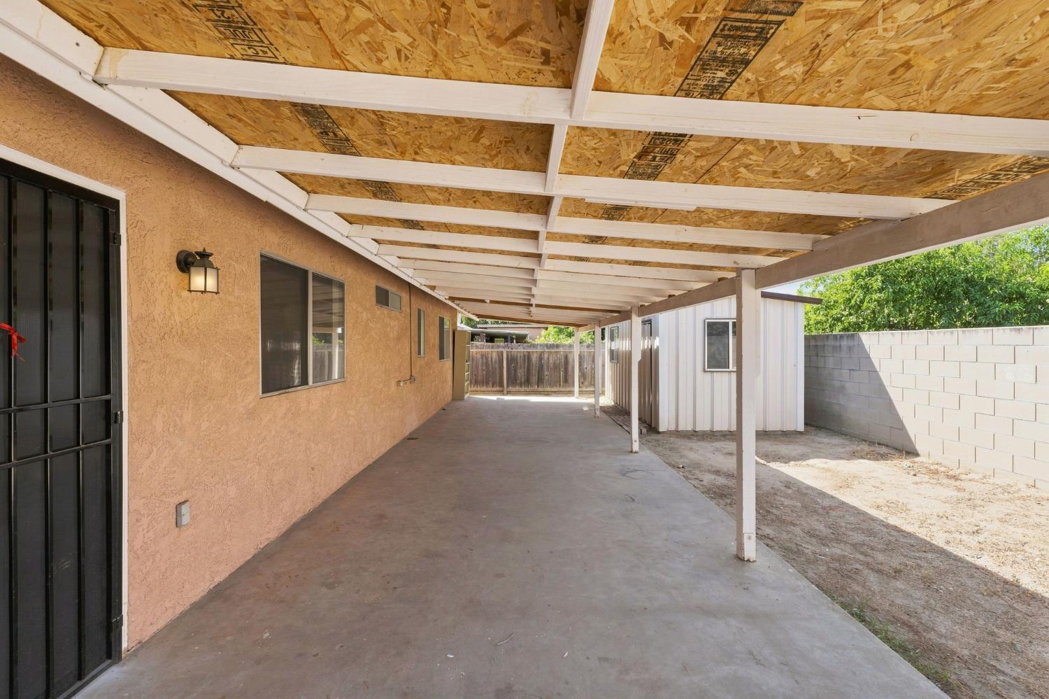 8515 Smyrna, Parlier, CA 93648