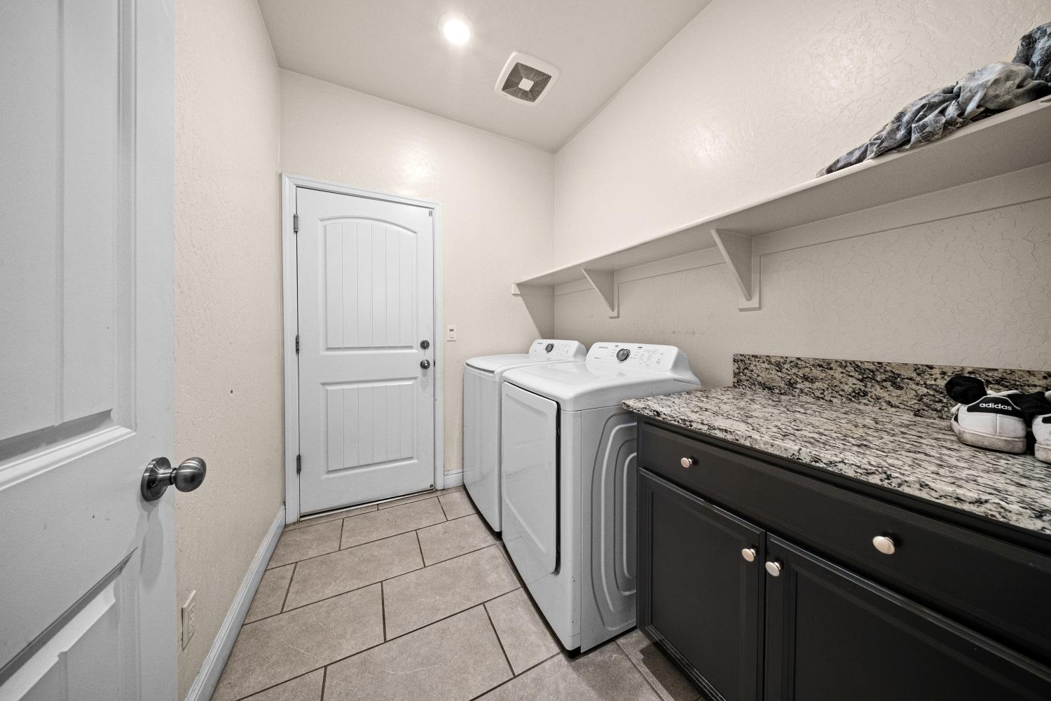 1637 N State St, Fresno, CA 93722