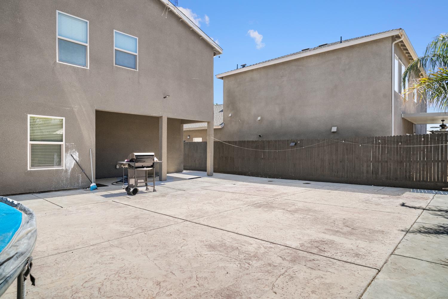 1637 N State St, Fresno, CA 93722
