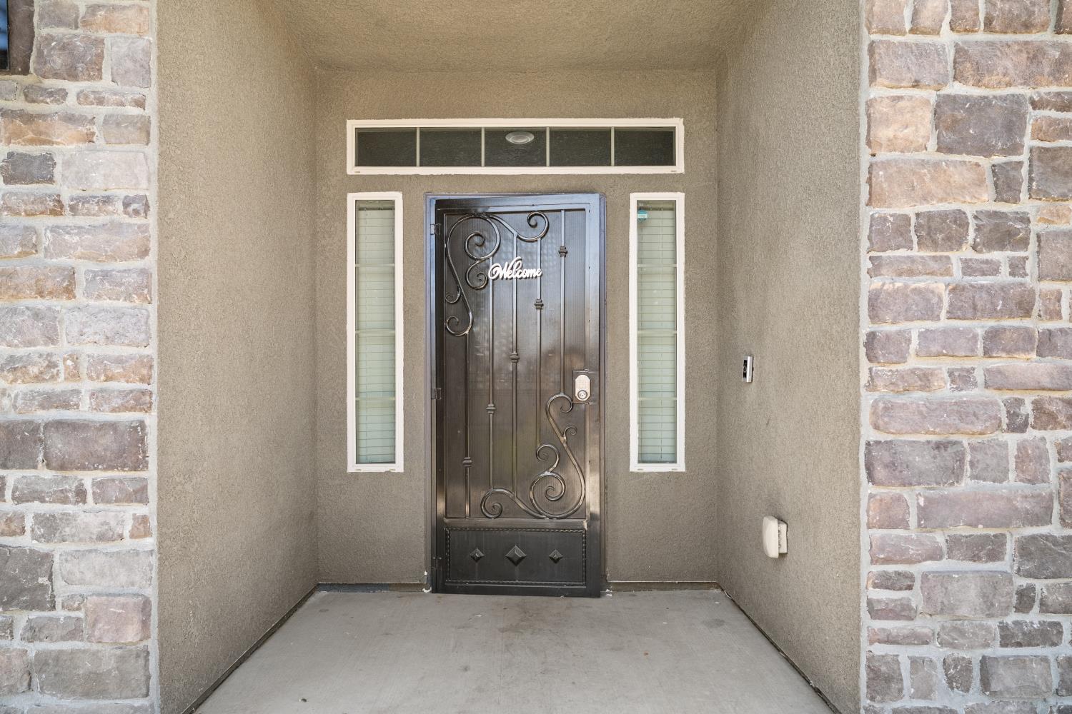 1637 N State St, Fresno, CA 93722