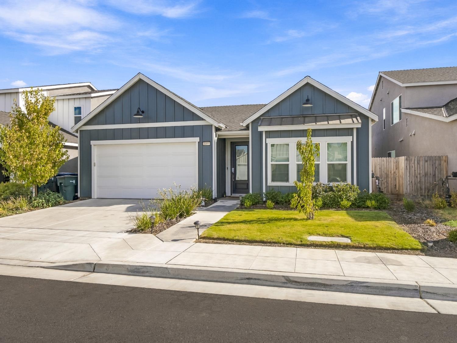 6455 E Giavanna Ave, Fresno, CA 93727