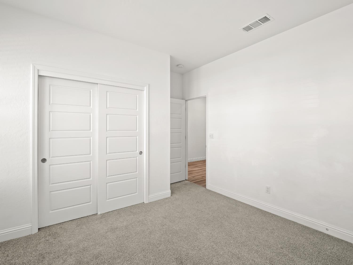 6455 E Giavanna Ave, Fresno, CA 93727