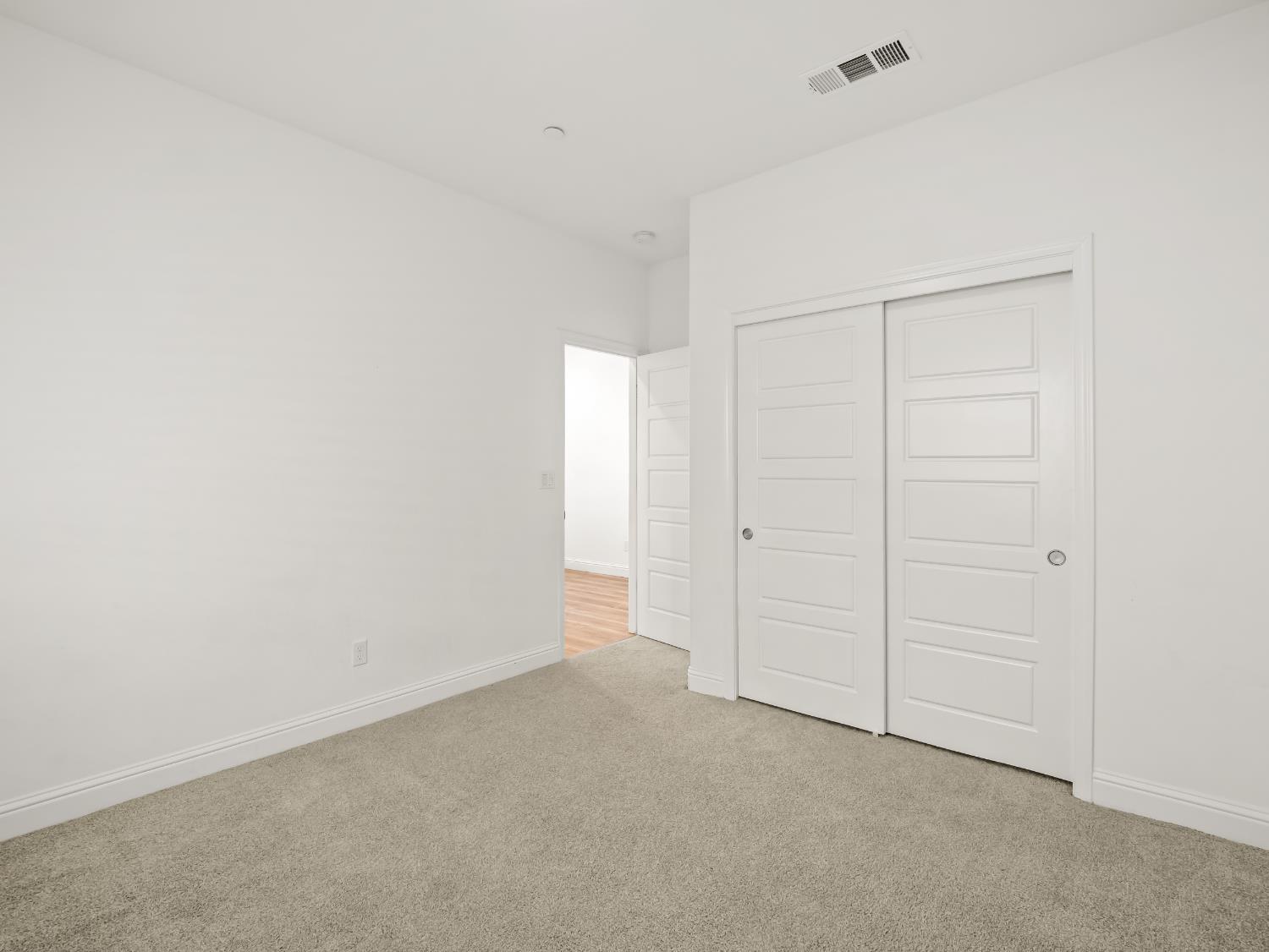 6455 E Giavanna Ave, Fresno, CA 93727