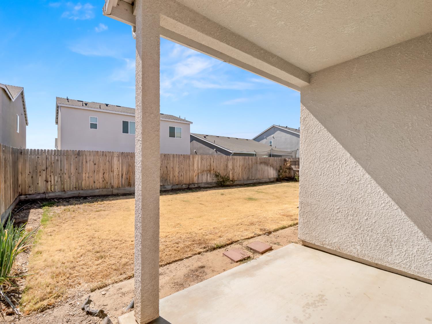 6455 E Giavanna Ave, Fresno, CA 93727