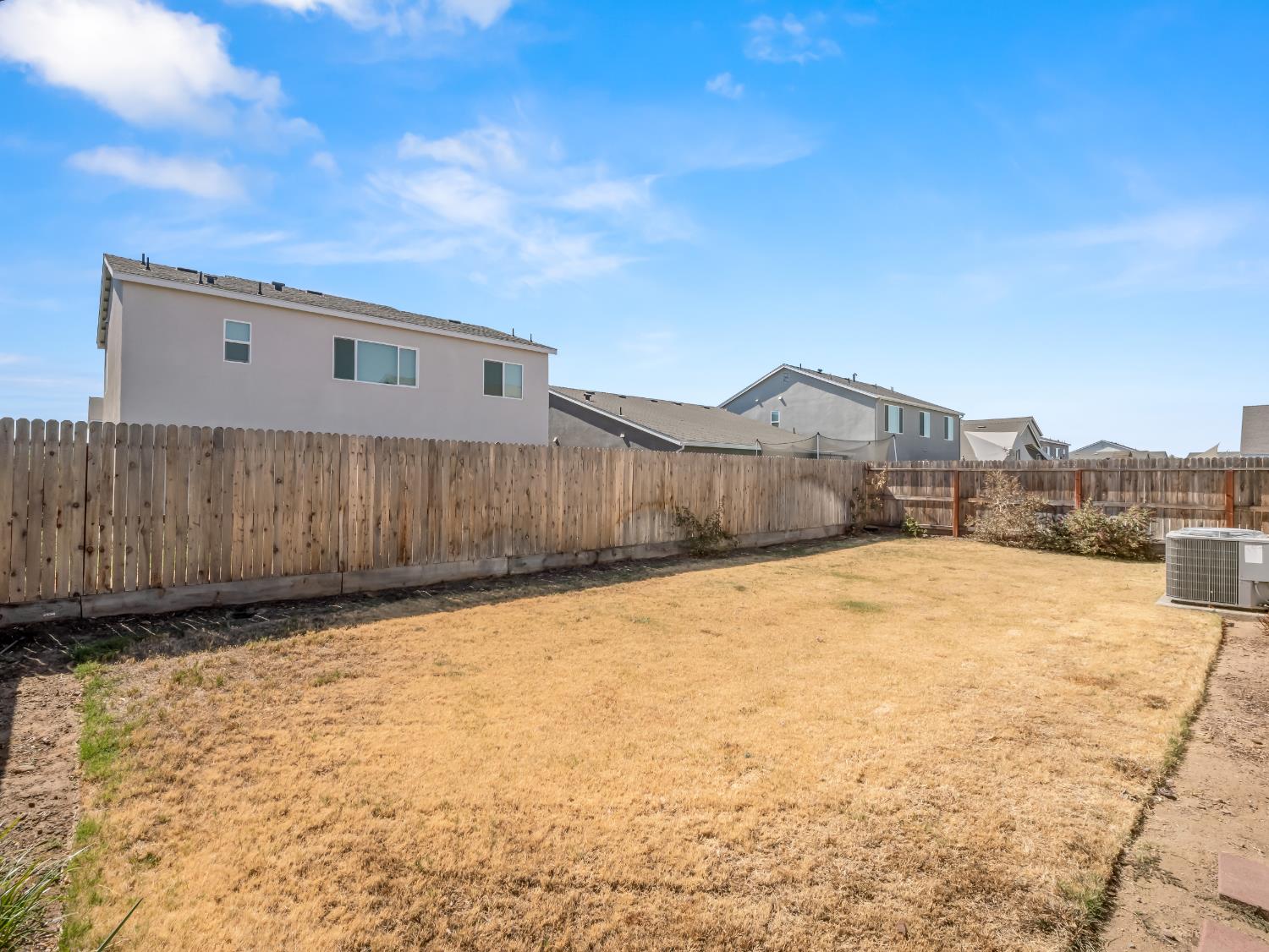6455 E Giavanna Ave, Fresno, CA 93727