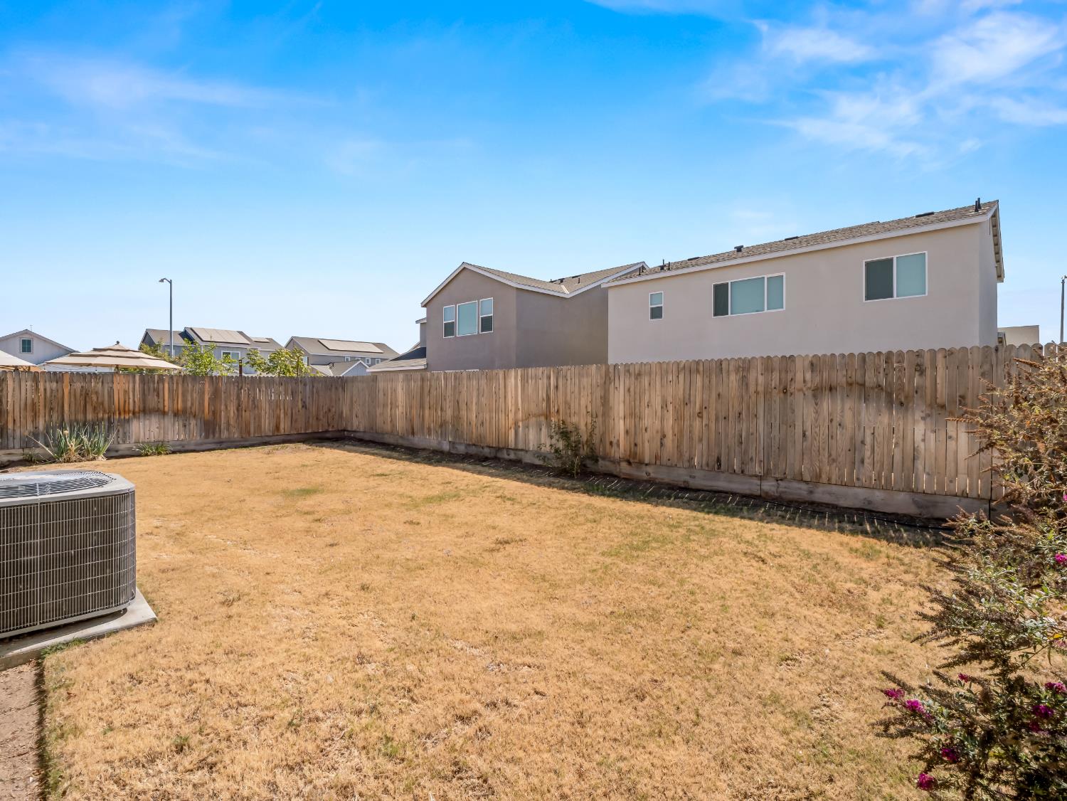 6455 E Giavanna Ave, Fresno, CA 93727