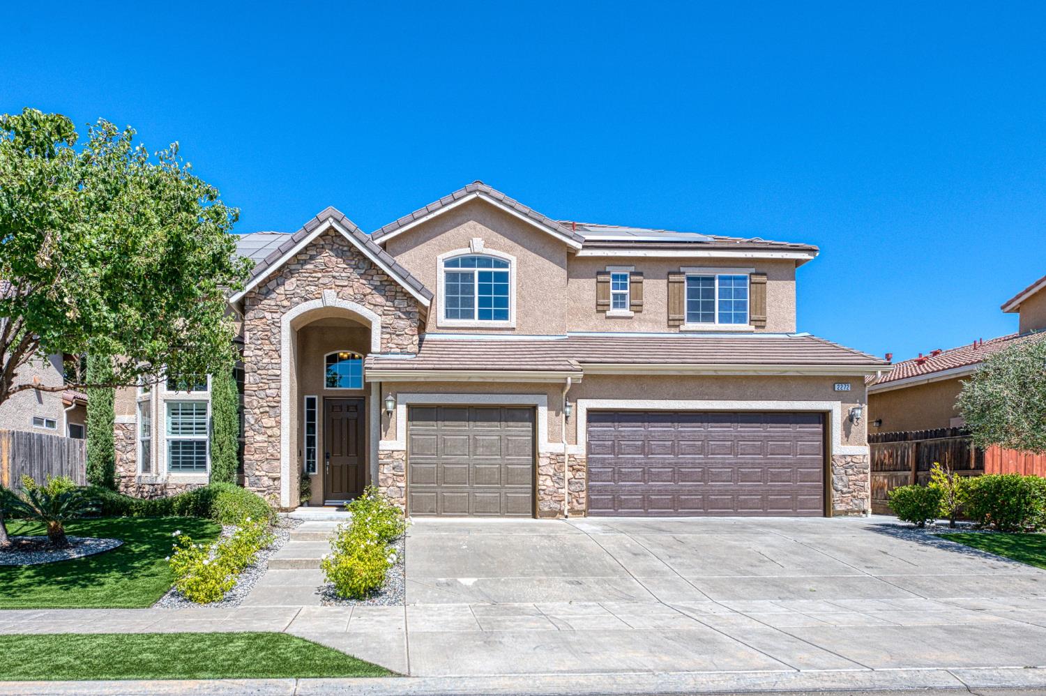 2272 E Prestwick Ave, Fresno, CA 93730