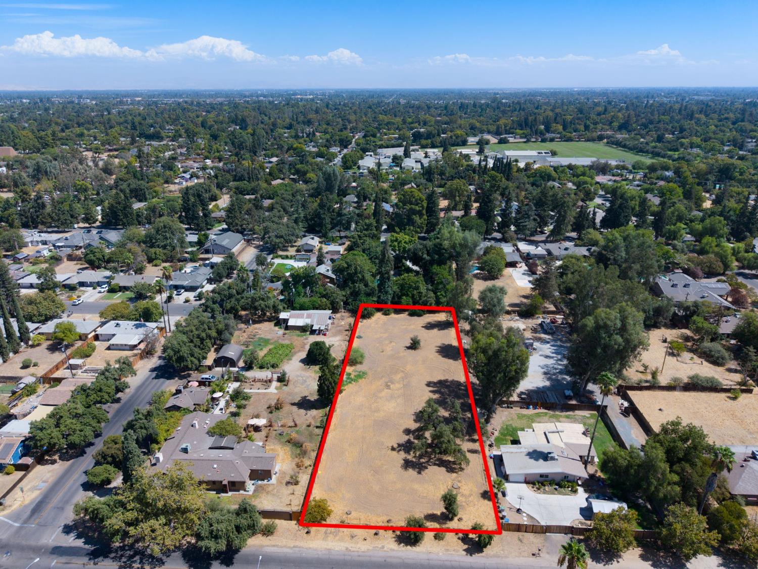 0 000 N Fruit, Fresno, CA 93705
