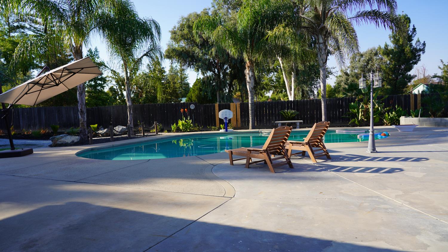 12281 Fernwood Dr, Madera, CA 93636