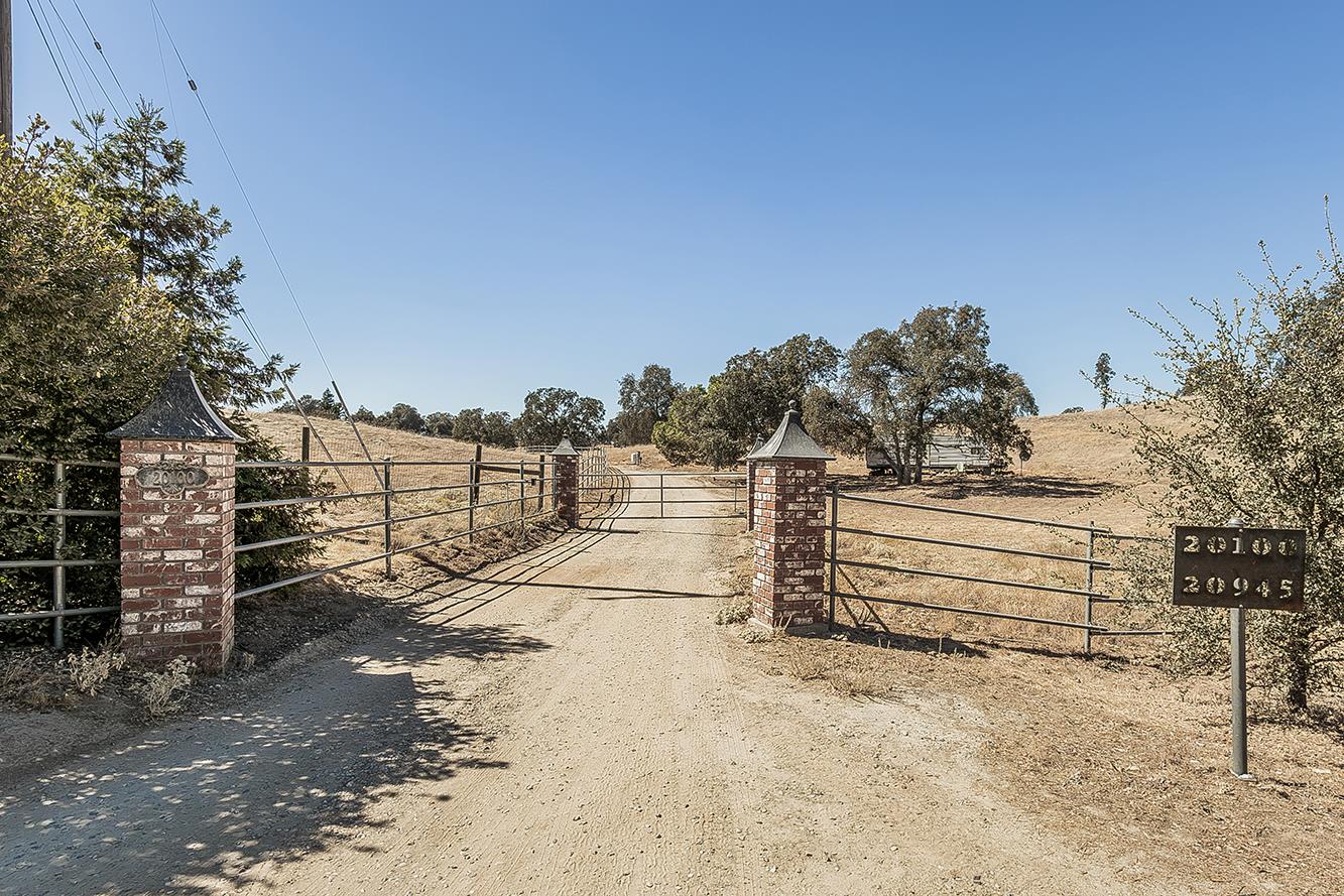 20100 Tollhouse (Loper Valley Rd) Rd, Clovis, CA 93619