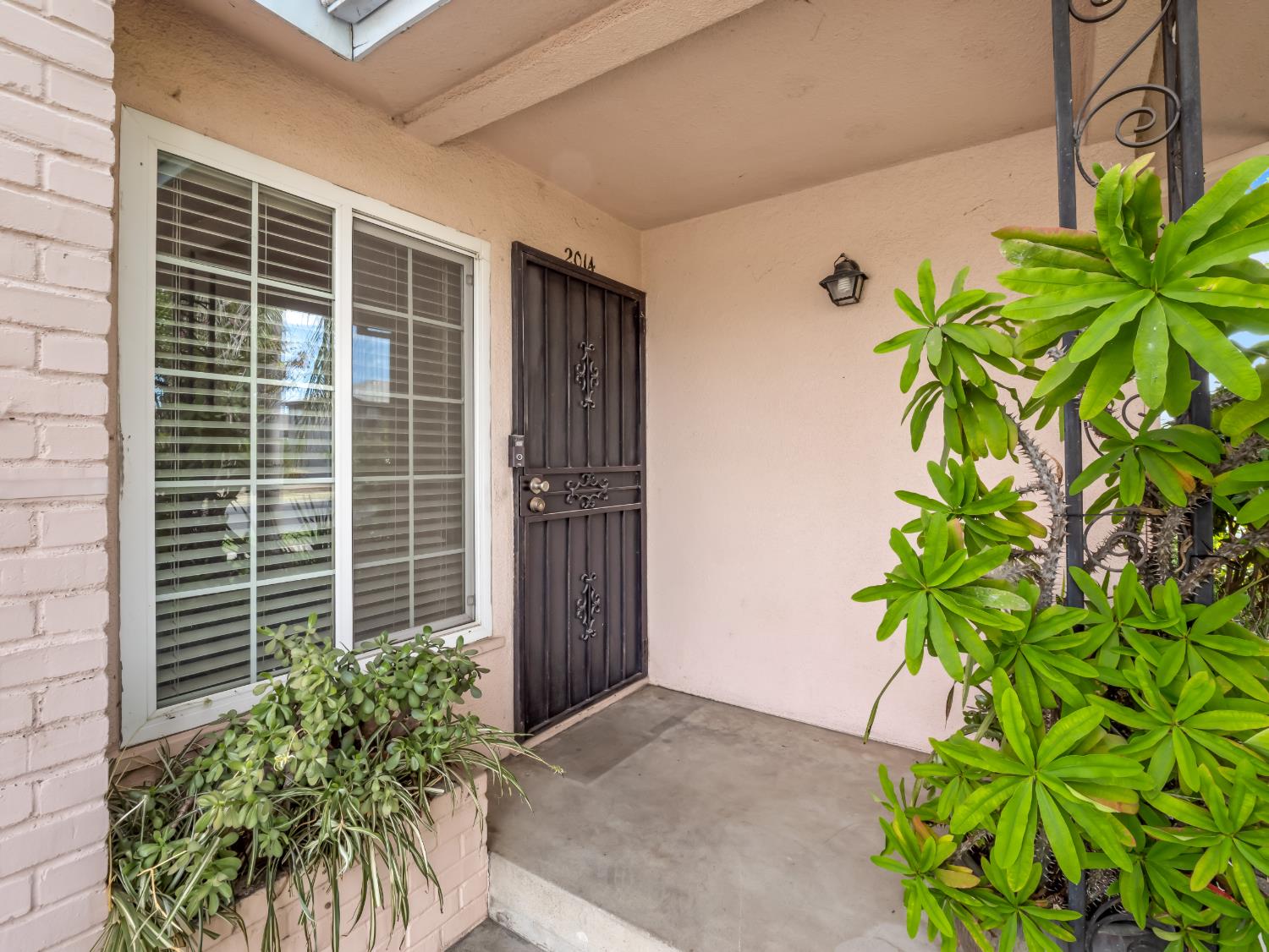 2014 E Simpson Ave E, Fresno, CA 93703