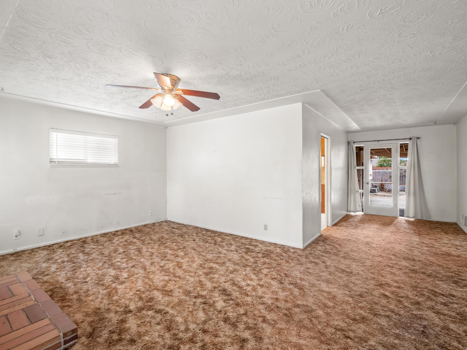 2014 E Simpson Ave E, Fresno, CA 93703