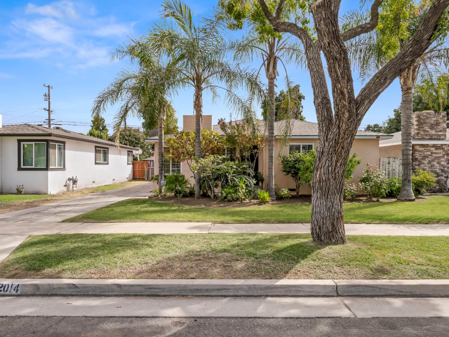 2014 E Simpson Ave E, Fresno, CA 93703