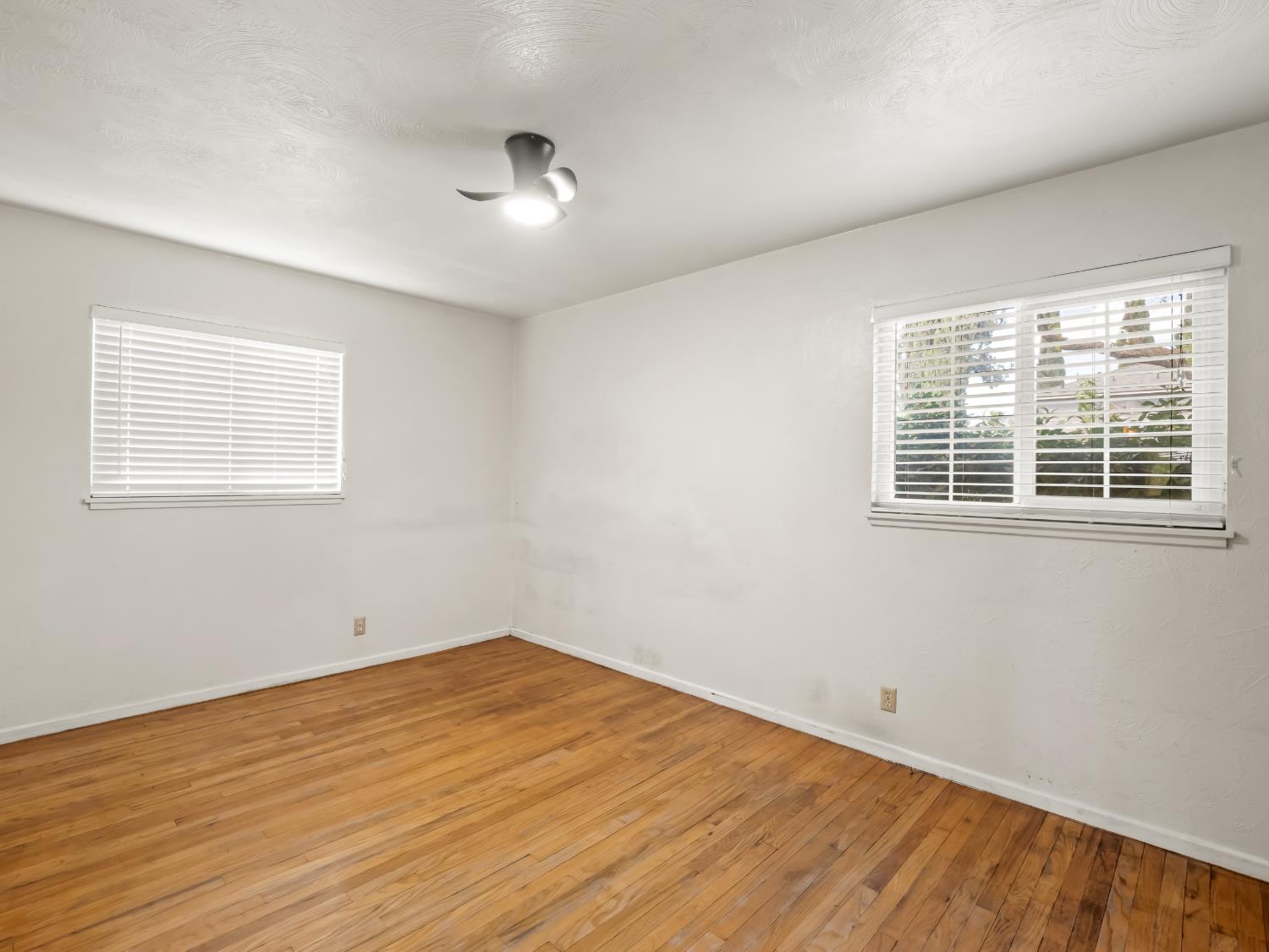 2014 E Simpson Ave E, Fresno, CA 93703