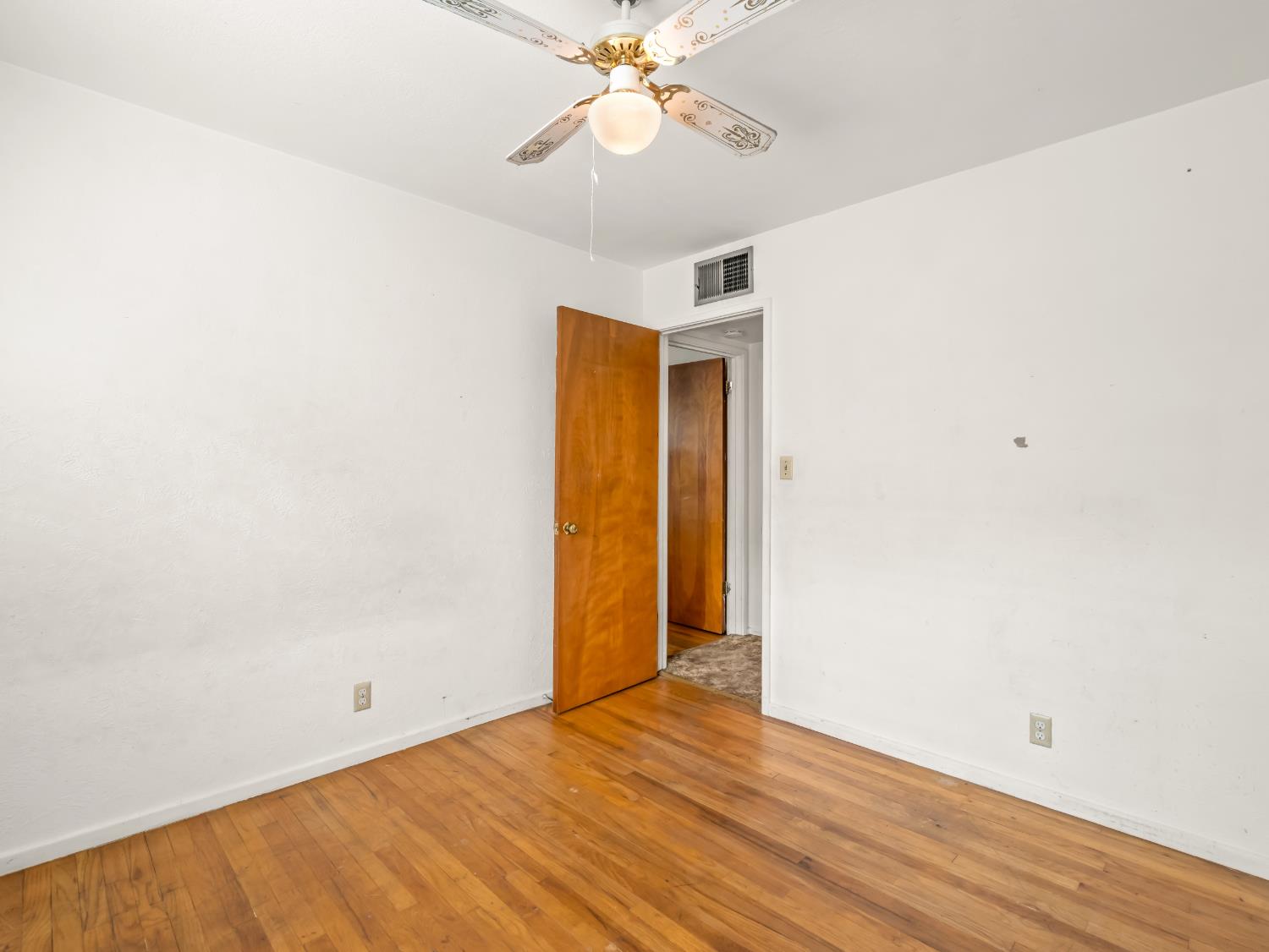 2014 E Simpson Ave E, Fresno, CA 93703