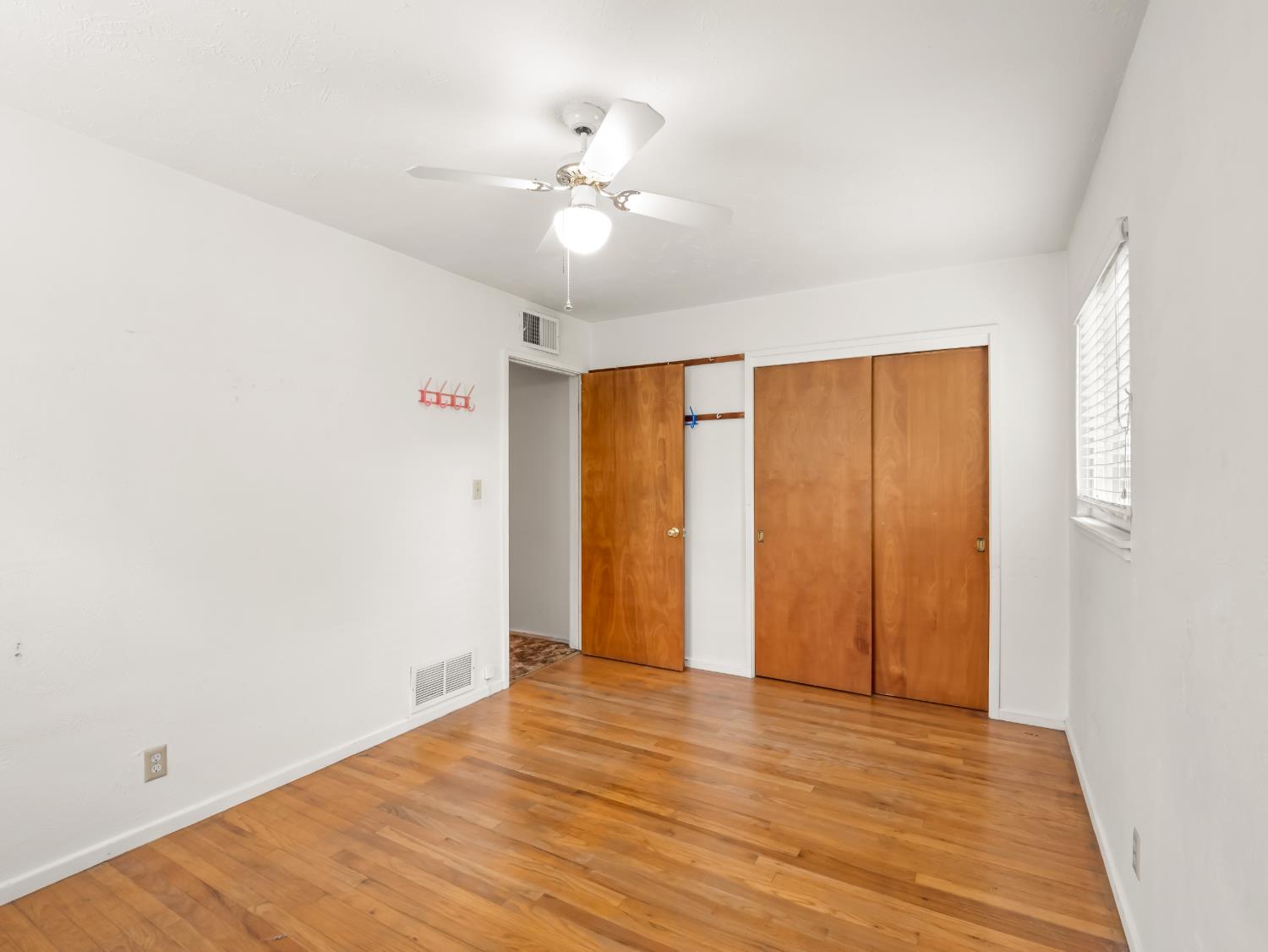 2014 E Simpson Ave E, Fresno, CA 93703