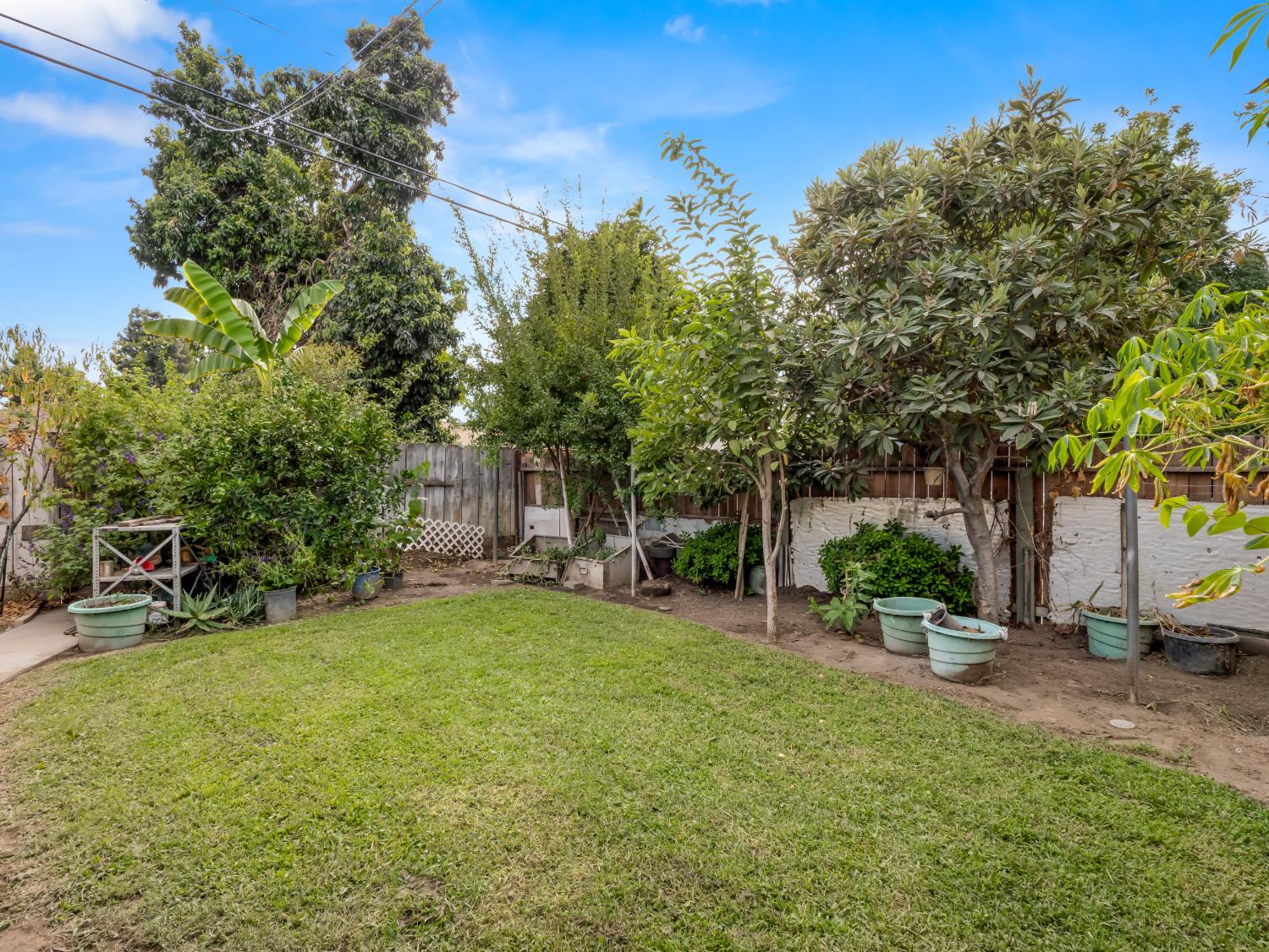 2014 E Simpson Ave E, Fresno, CA 93703