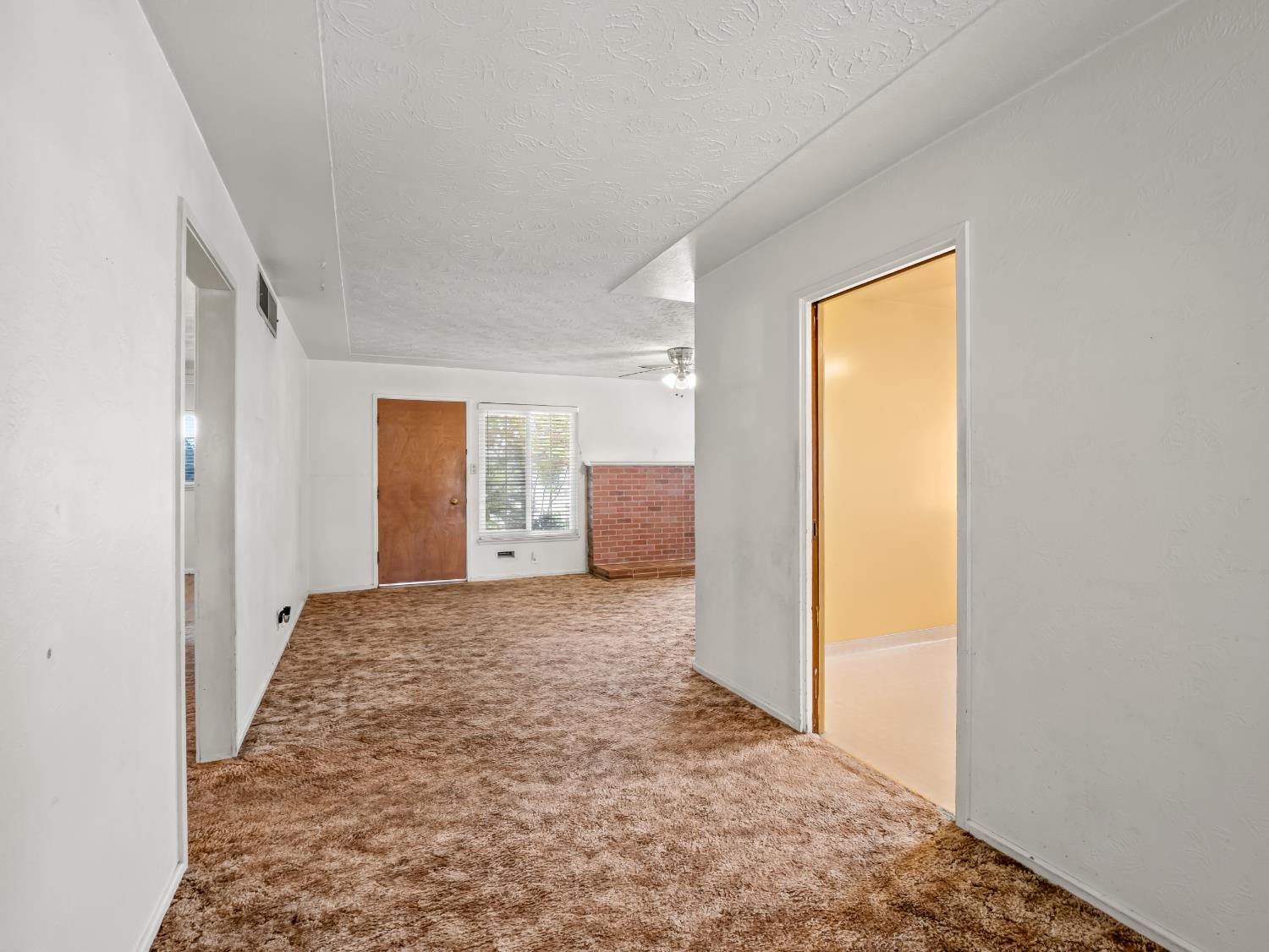 2014 E Simpson Ave E, Fresno, CA 93703