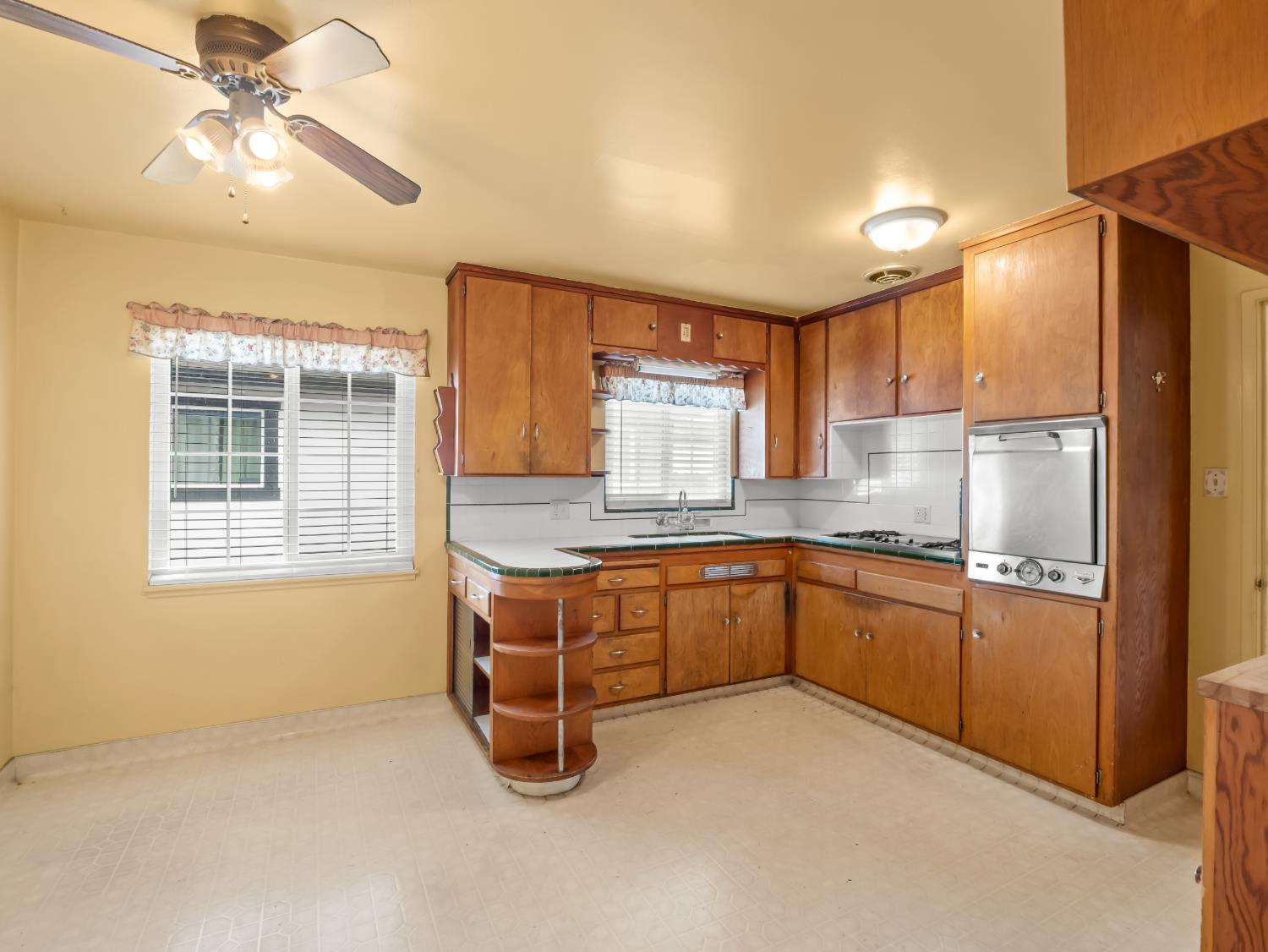 2014 E Simpson Ave E, Fresno, CA 93703