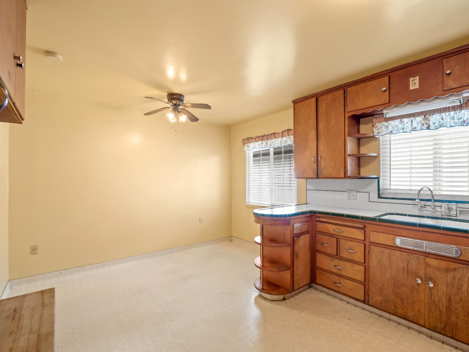2014 E Simpson Ave E, Fresno, CA 93703
