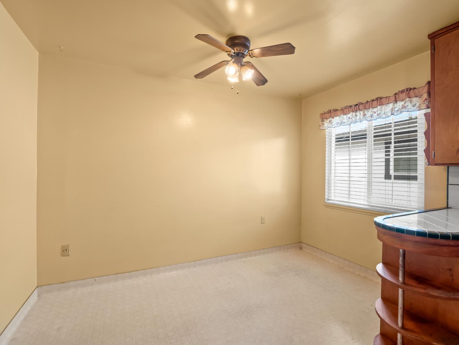 2014 E Simpson Ave E, Fresno, CA 93703
