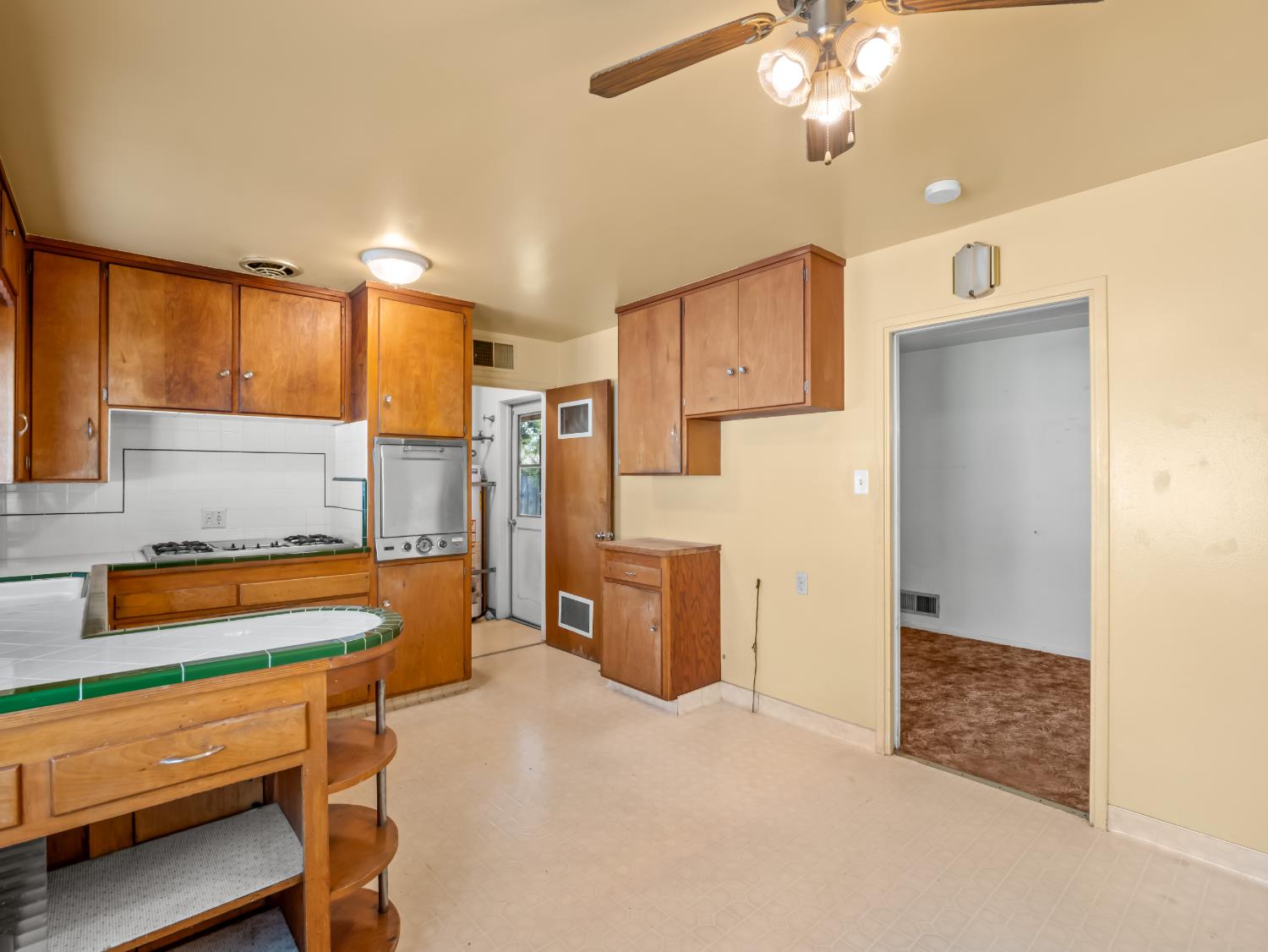 2014 E Simpson Ave E, Fresno, CA 93703
