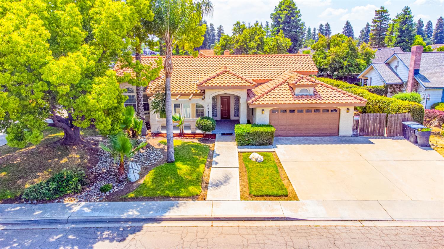 3711 W Victor Ave, Visalia, CA 93277