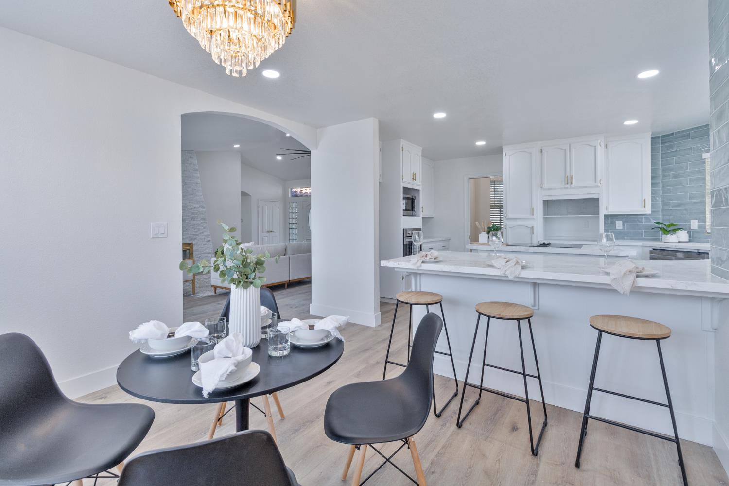3711 W Victor Ave, Visalia, CA 93277