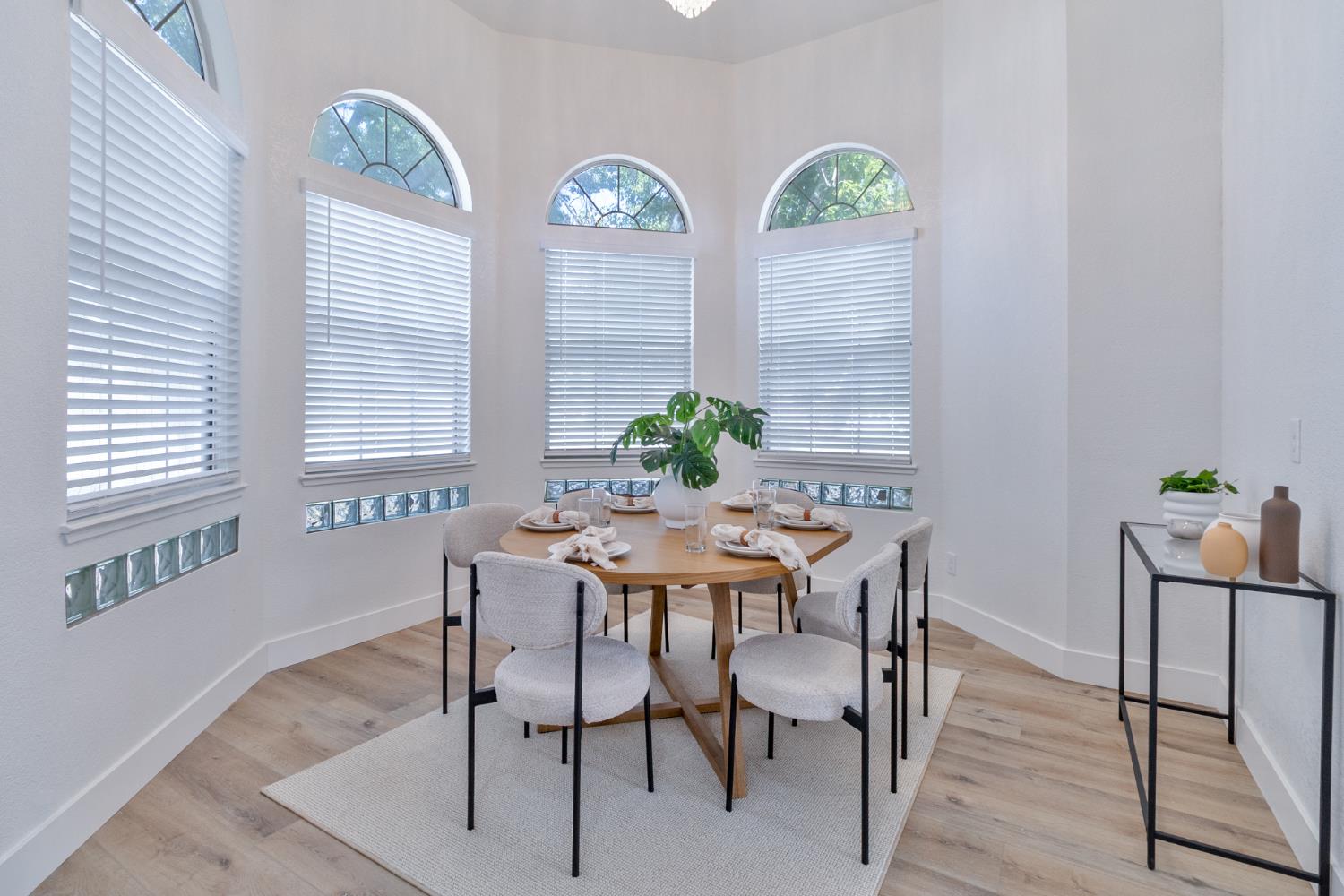 3711 W Victor Ave, Visalia, CA 93277