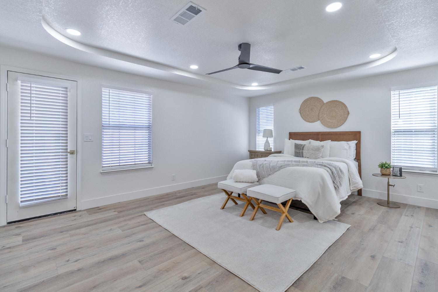 3711 W Victor Ave, Visalia, CA 93277