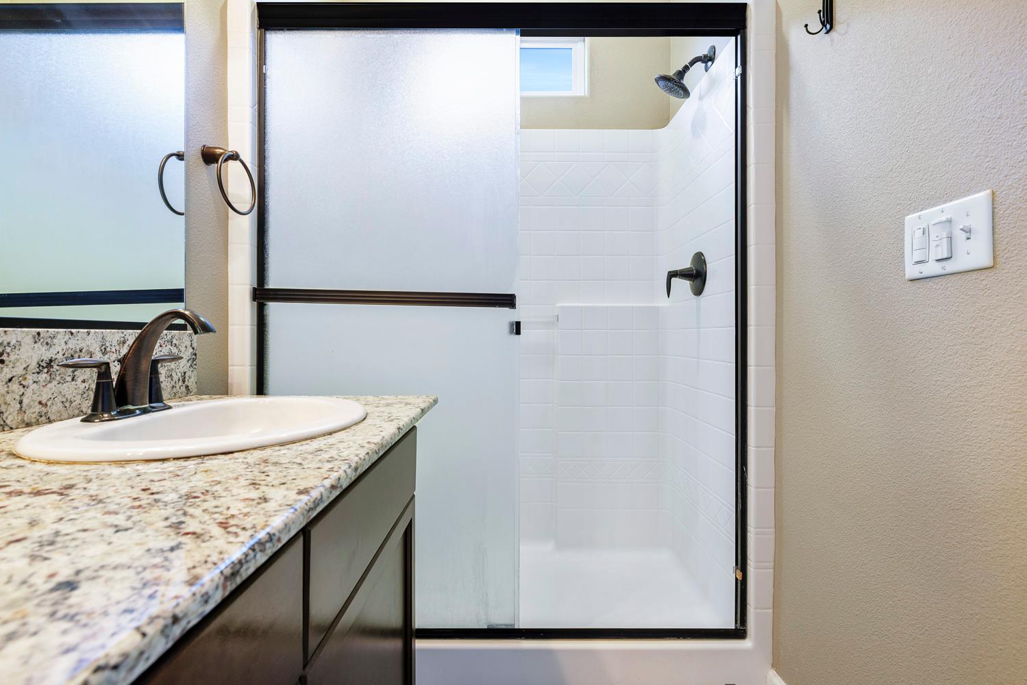 3250 Alps Ln, Clovis, CA 93619