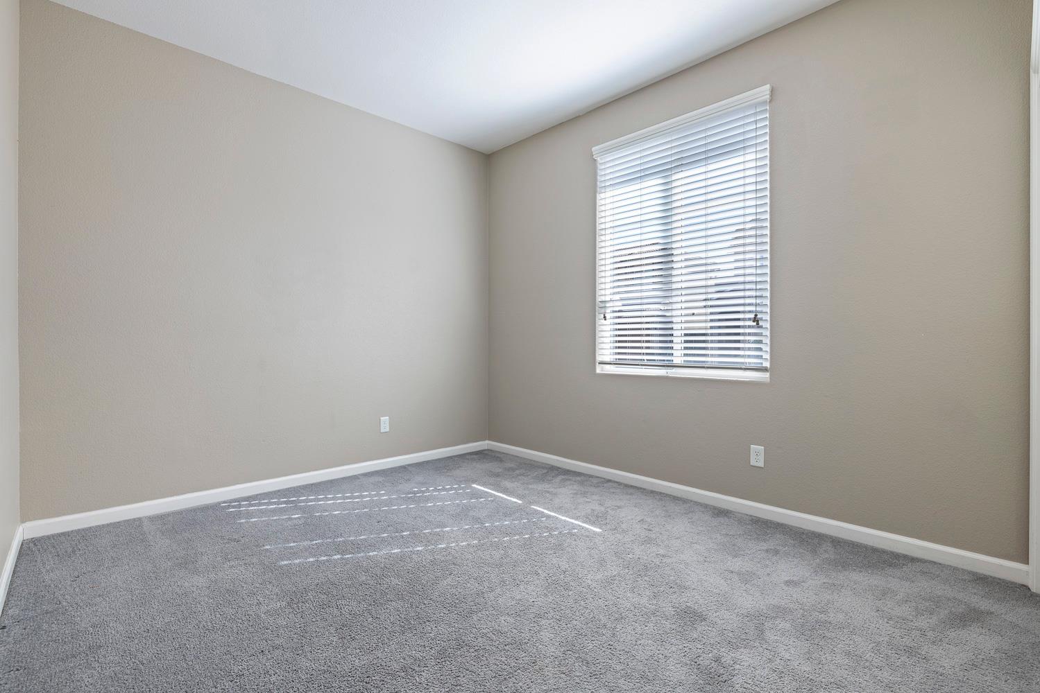 3250 Alps Ln, Clovis, CA 93619