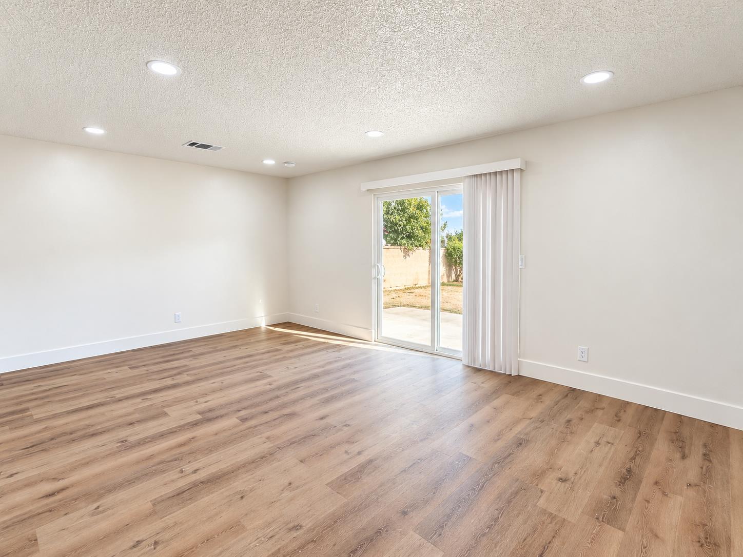 15985 Edmiston Ave, Ivanhoe, CA 93235