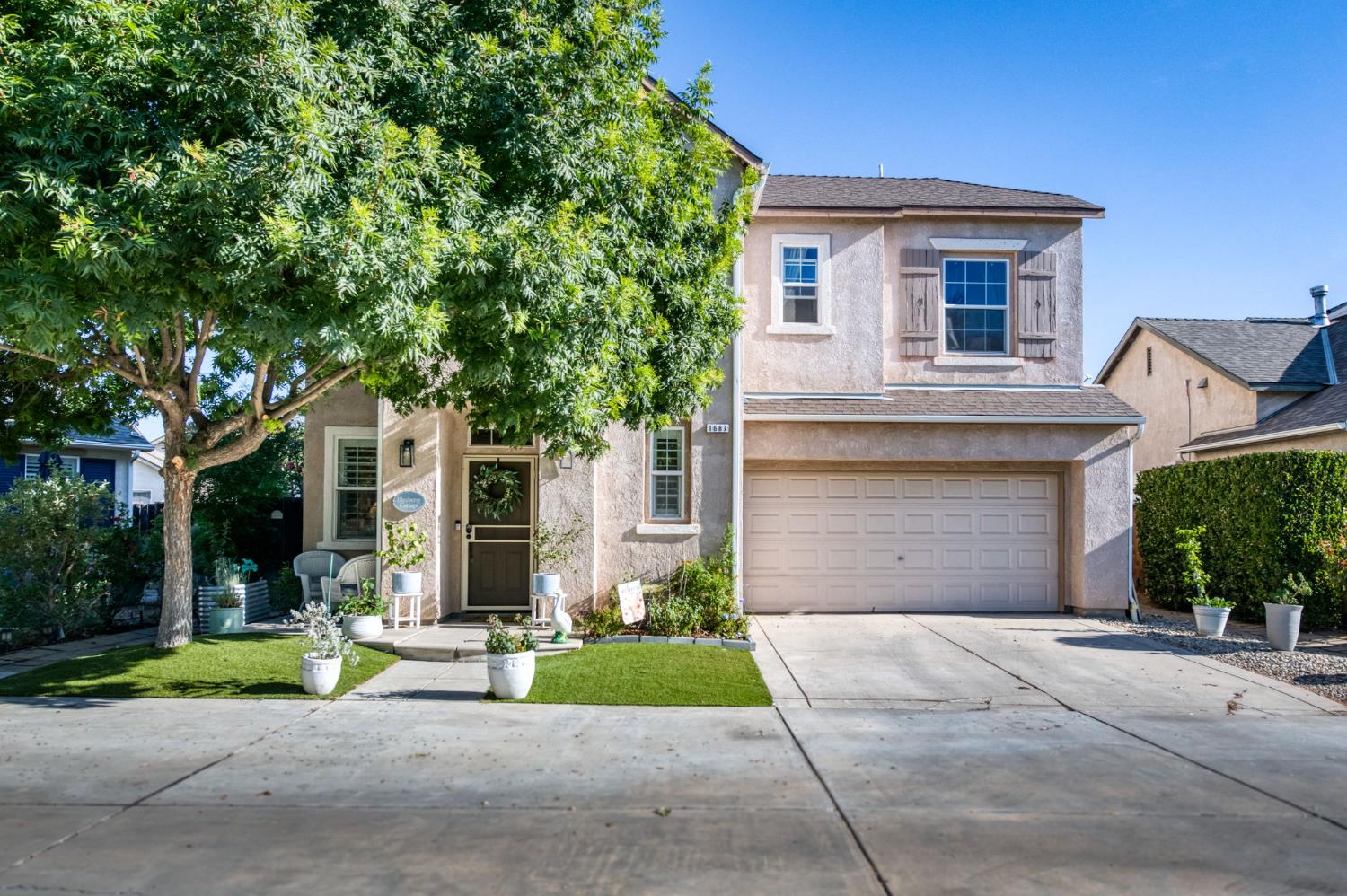 1687 Glen Oban Ln, Clovis, CA 93619